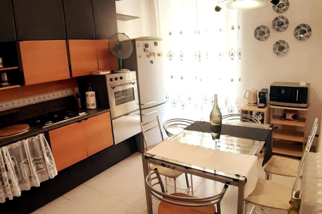 Gabry'S Home Three-Bedroom Big Apartment Near City Center & Train Station To Pisa And Florence & Ferries To Sardegna Corsica Livorno Exterior foto